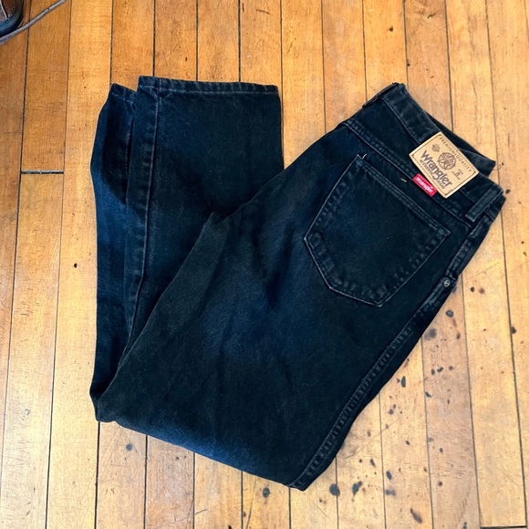 Wrangler black jeans Waist 32 but fit like 31x30 - Picture 3 of 5